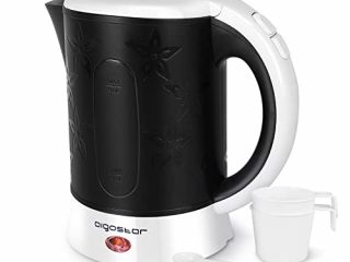 Aigostar Cooltravel Hervidor de Agua Compacto 0,6 Litros, Libre de BPA, 650W Hervidor Agua Pequeño, Apagado Automático, Protección Contra la Ebullición en Seco. Incluye dos tazas y dos cucharas, Negro