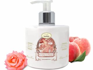 Crema de Manos Gran Formato Con Dosificador Rosa y Melocotón 300ml Un Air d'Antan/ Crema Manos Reparadora Con Aceite de Argán/ Crema Hidratante/ Crema de Manos Hidratante/ Sin Parabenos Ni Sulfatos