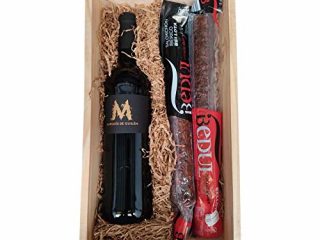 Económico lote de Navidad , una preciosa caja de madera con vino y embutidos, el regalo ideal para cualquier ocasión.