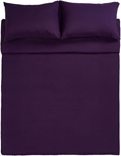 AmazonBasics - Juego con funda de edredón, en microfibra, 220 cm x 250 cm, 50 cm x 80 cm x 2, ciruela