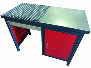 BricoLoco Mesa soldadura metálica perforada de taller. Banco trabajo soldar electrodo, MIG, TIG. Panel portaherramientas y ganchos. Cajón extraíble. Armario almacenamiento con llave.