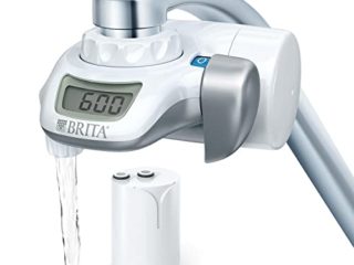 BRITA On Tap sistema de filtración de agua para grifo sostenible con pantalla LCD digital, reduce cloro, microplásticos, metales pesados, agua filtrada de calidad, incluye 1 filtro de agua, Blanco