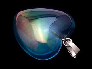 CrystalAge Colgante de corazón de cuarzo Aqua Aura