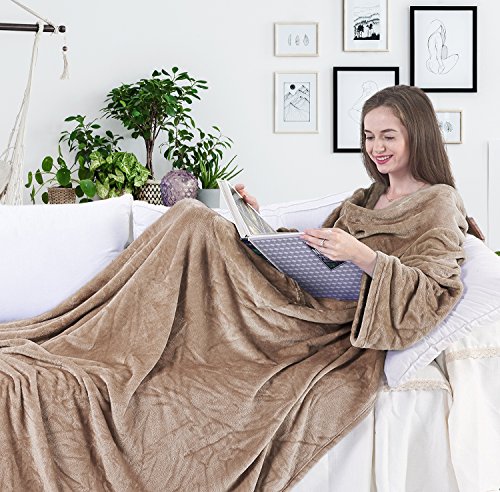 DecoKing Manta con Mangas de Microfibra y Bolsillos Forro Polar Suave y cálido con Compartimento para los pies 150x180 cm Beige Lazy