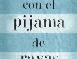 El niño con el pijama de rayas