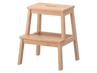 Escalerita, de Ikea, de madera, color beis, modelo Bekvam, referencia 601.788.87
