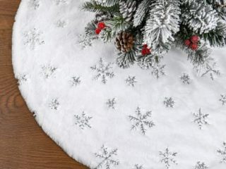 Falda de árbol de Navidad,78 CM/31 Pulgadas Alfombra de árbol de Navidad Blanca Redonda con Lentejuelas Plateadas de Copo de Nieve, tapete arbol Navidad de Piel sintética Blanca Gruesa y Suave