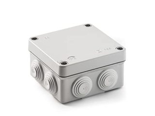 FAMATEL – Caja estanca IP55 | Libre de halógenos | Alta resistencia al impacto | Tornillos cierre 1/4 vuelta | Fácil montaje | Cono métrico | 100x100x55 | Gris