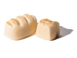 Figuritas de Mazapán artesano 1Kg aproximadamente 60 unidades. Se presentan en bolsas individuales de plástico, cada figurita suele ser diferente, según su elaboración.