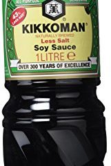 Kikkoman - Salsa de Soja con Menos Sal, Fermentación Natural, Salsa de Soja para Dietas Bajas en Sal, 1L