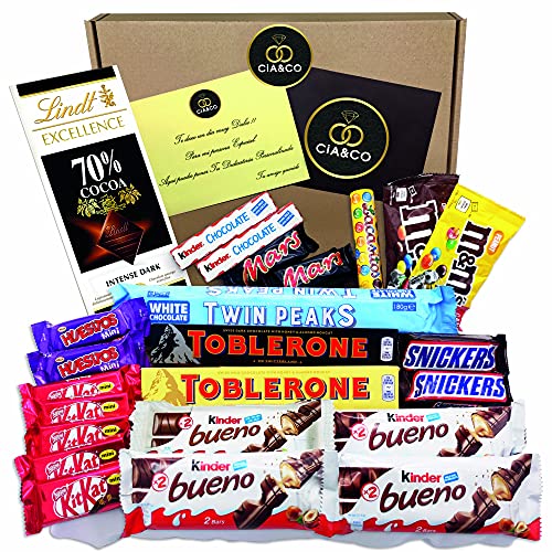 Lote envuelto para Regalo para Amantes del mejor Chocolate, con 24 Chocolates Kinder, Toblerone, Lindt, Kit Kat, Snikers, Mars, M&M, Lacasitos. Twin Peacks y Huesitos. Incluye Tarjeta Personalizada