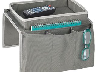 mDesign Bandeja para sofá con Compartimentos – Espacioso Organizador para Colgar del reposabrazos del sofá con 5 Bolsillos y Bandeja de poliéster – Soporte para Libros, Tablet, Gafas, etc. – Gris