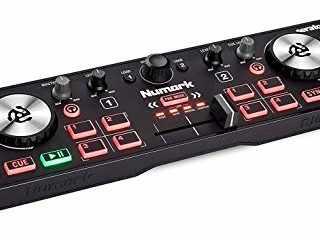 Numark DJ2GO2 Touch - Controlador DJ USB compacto de 2 canales para Serato DJ con mezclador / crossfader, interfaz de audio y jog wheels de sensibilidad táctil