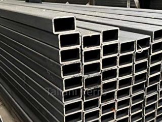 Tubo rectangular de hierro bruto, sección 60 x 30 x 2 mm. Longitud 3 metros Taliani Ferro