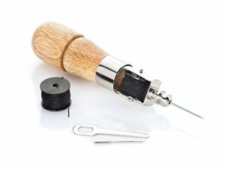 UPP máquina de coser portatil manual I Punzón para Coser Cuero, Kit Costura profesional, set reparador de ropa I Herramienta punch needle, aguja de Costura a Mano (Madera y Hierro, 16cm, Ø 3.5cm)