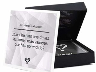 Vertellis Edición Clásica - Cartas de Preguntas para la Familia, Amigos - Mazo de Historias y Construcción para Aventureros - Actividades para Fiestas, Cumpleaños y Reuniones